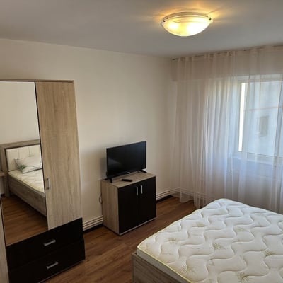 Alquiler de un cómodo apartamento de 3 habitaciones, 75 m², Tomis Nord, Constanza, Rumanía